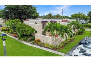 4005 Village Dr, Delray Beach, FL 33445, Sold 01/03/23