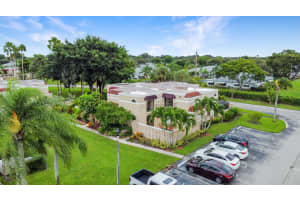 4005 Village Dr, Delray Beach, FL 33445, Sold 01/03/23