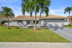 5774  Sun Pointe Circle, Boynton Beach, FL 33437 Sold 12/01/22