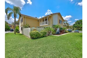 274 Seabreeze Cir, Jupiter, FL 33477, Sold 01/13/23