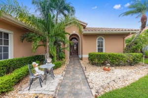 9140 Cypress Hollow Dr, Palm Beach Gardens, FL 33418, Sold 02/15/23