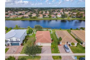1923 SW Jamesport Dr, Port St. Lucie, FL 34953, Sold 12/30/22