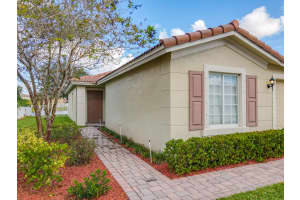 1923 SW Jamesport Dr, Port St. Lucie, FL 34953, Sold 12/30/22
