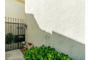 8020  Edgemere Lane, Palm Beach Gardens, FL 33410 Sold 01/17/23