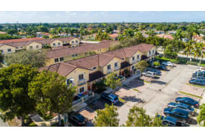 7458 NW 178th Terrace, Hialeah, FL 33015 Sold 12/09/22