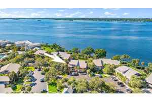 246 NE Edgewater Drive, Stuart, FL 34996 Sold 01/03/23