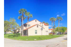 18  Via De Casas Sur    101, Boynton Beach, FL 33426 Sold 05/04/23
