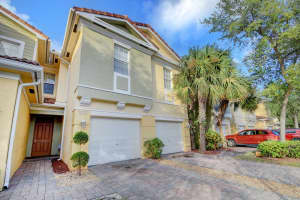 935  Pipers Cay Drive, West Palm Beach, FL 33415 Sold 12/16/22