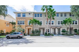 840  Marina Del Ray Lane   2, West Palm Beach, FL 33401 Sold 02/17/23