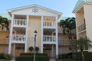 11 Colonial Club Dr, Boynton Beach, FL 33435, Sold 01/30/23