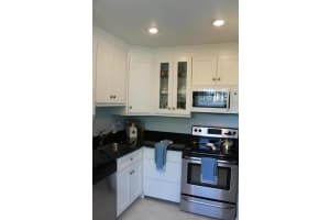 11 Colonial Club Dr, Boynton Beach, FL 33435, Sold 01/30/23