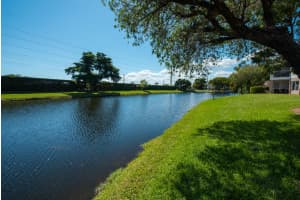 815 W Boynton Beach Boulevard   5-104, Boynton Beach, FL 33426 Sold 04/29/23