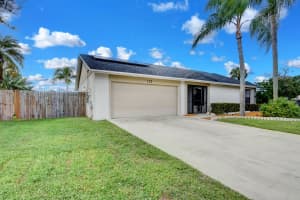 122  Parkwood Drive, Royal Palm Beach, FL 33411 Sold 02/02/23