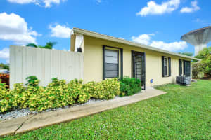 237 SE 1st Circle   10-B, Boynton Beach, FL 33435 Sold 04/07/23