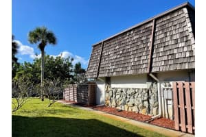 812 NW 10th Terrace   812, Stuart, FL 34994 Sold 12/28/22