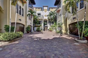 65 NE 4th Avenue   E, Boynton Beach, FL 33483 Sold 04/07/23