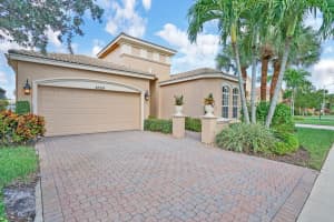 9329  Via Grande   W, Wellington, FL 33411 Sold 03/08/23