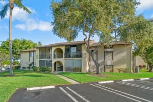 305 Pine Ridge Cir, Greenacres, FL 33463, Sold 05/10/23