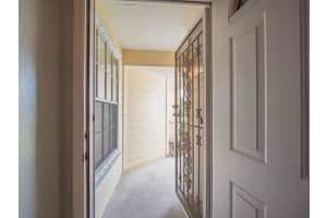 544  9th Place, Vero Beach, FL 32960 Sold 01/20/23