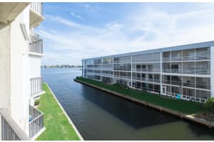 896 N Federal Highway 327, Lantana, Fl 33462 Lantana, FL 33462 Sold 02/27/23