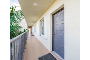 896 N Federal Highway 327 Lantana, FL 33462 Sold 02/27/23