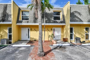 622 SW 1st Street, Boynton Beach, FL 33435 Sold 05/30/23