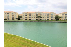 8  Harbour Isle Drive  E 305, Fort Pierce, FL 34949 Sold 08/31/23