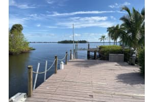 480 SE 12th Place  SE, Vero Beach, FL 32962 Sold 02/09/23