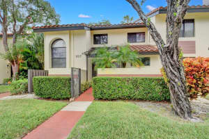 10215 N Circle Lake Drive   201, Boynton Beach, FL 33437 Sold 02/15/23
