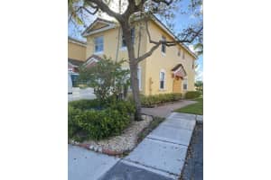 2270  Shoma Dr, Palm Beach, FL 33480 Sold 08/16/23
