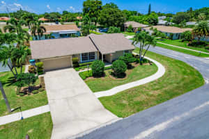 555 SW 24th Ave, Boynton Beach, FL 33435, Sold 02/27/23