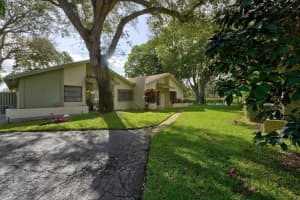 3932  Arelia Drive  S, Delray Beach, FL 33445 Sold 02/14/23