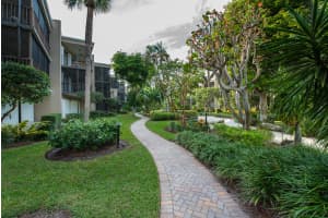 3605 S Ocean Boulevard   325, South Palm Beach, FL 33480 Sold 12/30/22