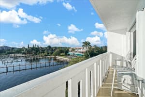231 E Lantana Road   403, Lantana, FL 33462 Sold 03/30/23