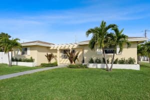 1401  6th Street, West Palm Beach, FL 33401 Sold 03/06/23