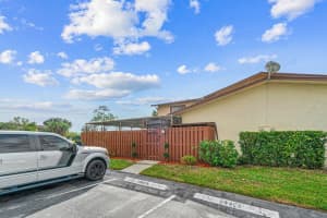 4221 Landar Dr N, Greenacres, FL 33463, Sold 01/11/23