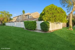 201  Lakewood Drive   12a, Jupiter, FL 33458 Sold 02/10/23