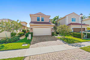 107  Isle Verde Way, Palm Beach Gardens, FL 33418 Sold 05/17/23