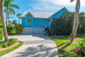 86 N Sewalls Point Road, Sewalls Point, FL 34996 Sold 07/21/23