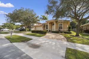 8234 SW 51st Street, Davie, FL 33328 Sold 01/17/23
