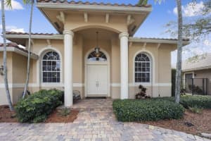 8234 SW 51st Street, Davie, FL 33328 Sold 01/17/23