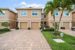 663 SW Glen Crest Way, Stuart, FL 34997 Sold 06/02/23