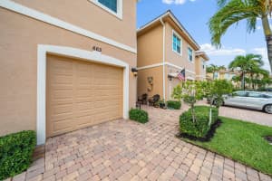 663 SW Glen Crest Way, Stuart, FL 34997 Sold 06/02/23