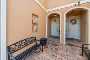 663 SW Glen Crest Way, Stuart, FL 34997 Sold 06/02/23