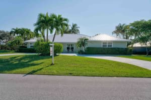 6924 SE Bunker Hill Drive, Hobe Sound, FL 33455 Sold 03/20/23