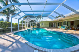 6924 SE Bunker Hill Drive, Hobe Sound, FL 33455 Sold 03/20/23