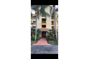 100 Uno Lago Dr, North Palm Beach, FL 33408, Sold 01/24/23