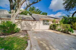 5215  Glencove Lane, West Palm Beach, FL 33415 Sold 01/31/23