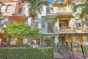2747  Ravella Way, Palm Beach Gardens, FL 33410 Sold 02/10/23