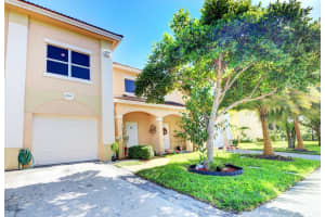 904  Talia Circle, Palm Springs, FL 33461 Sold 01/20/23